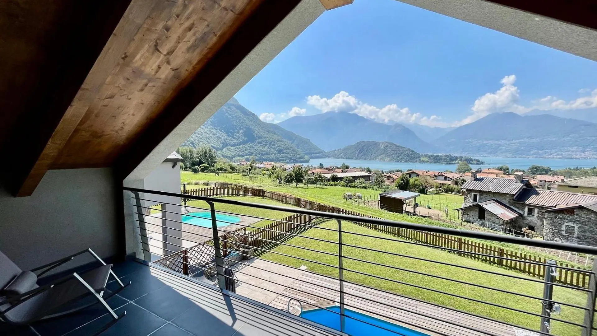 Villa Tivano, Vista Mozzafiato Colico