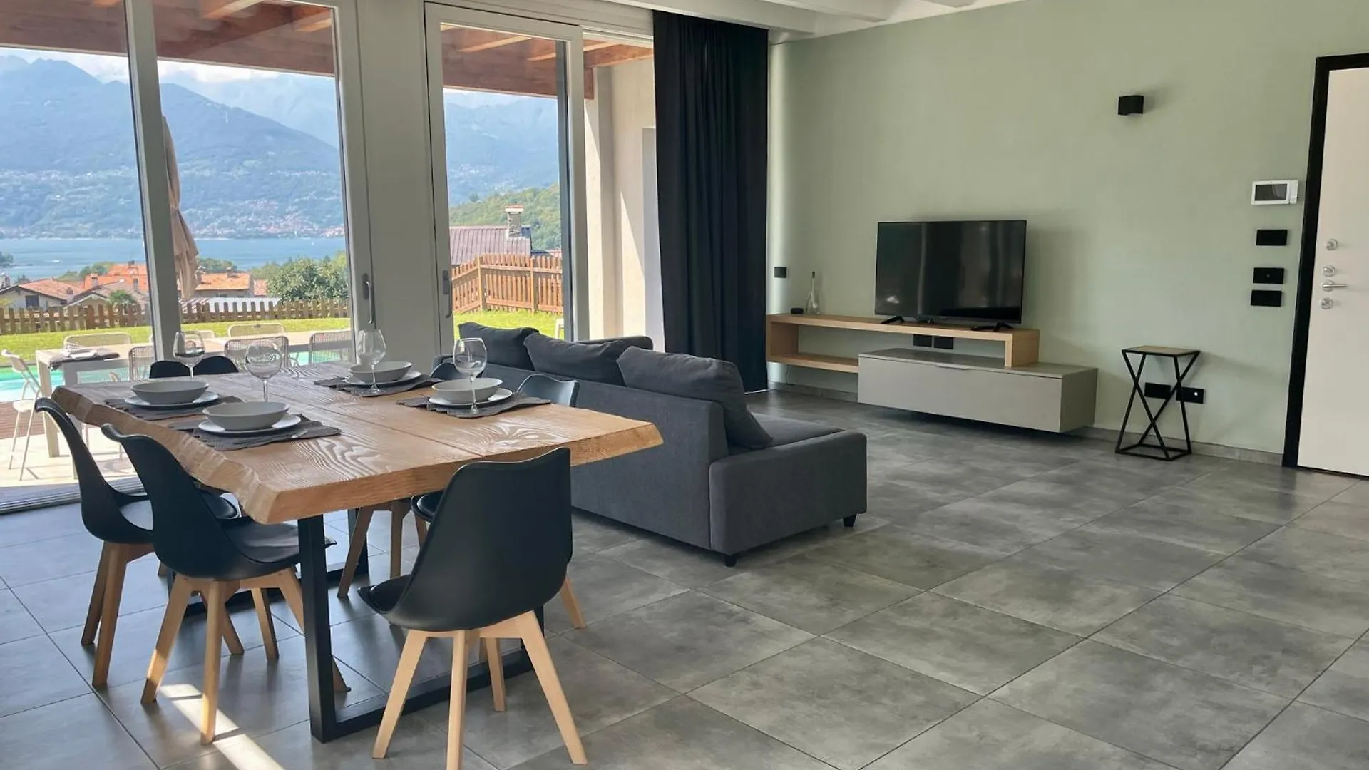 Villa Tivano, Vista Mozzafiato Colico