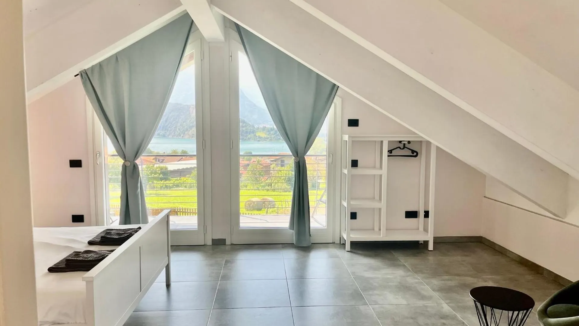 Villa Tivano, Vista Mozzafiato Colico Italia