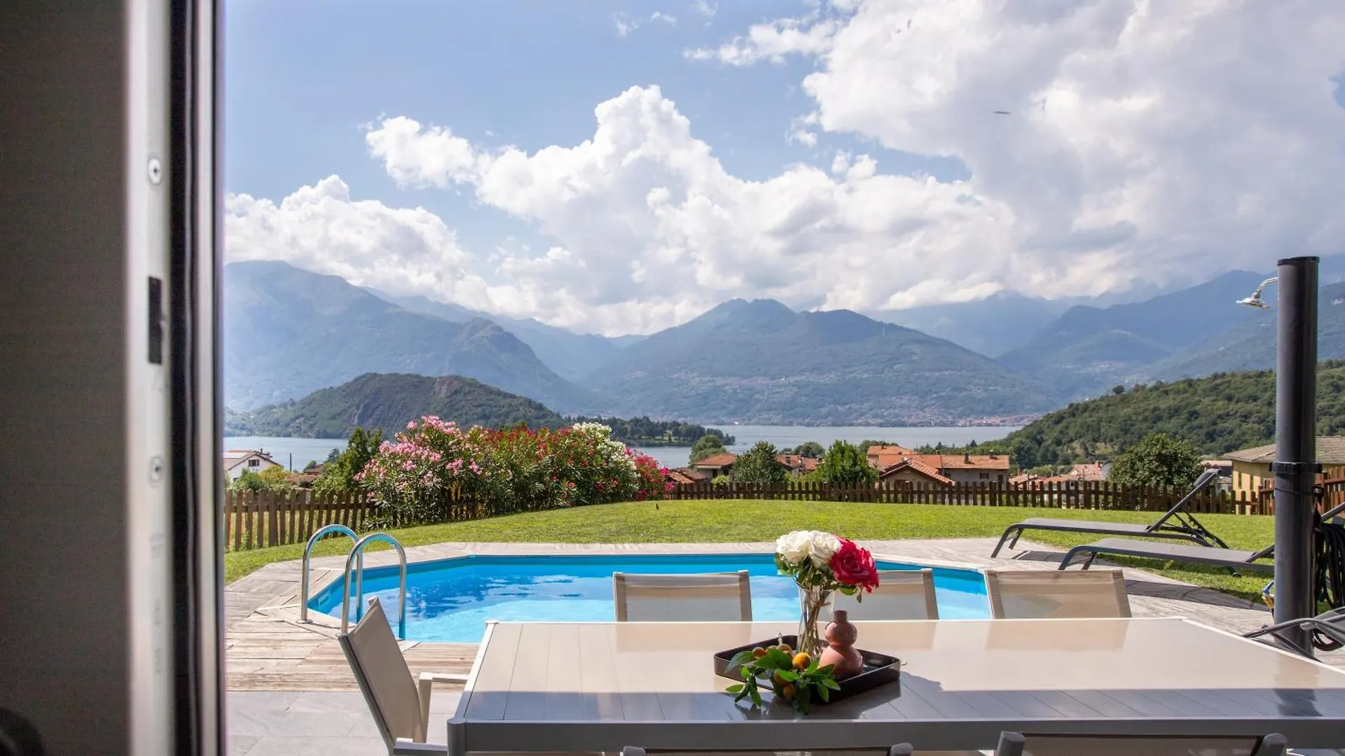 Villa Tivano, Vista Mozzafiato Colico 0*,