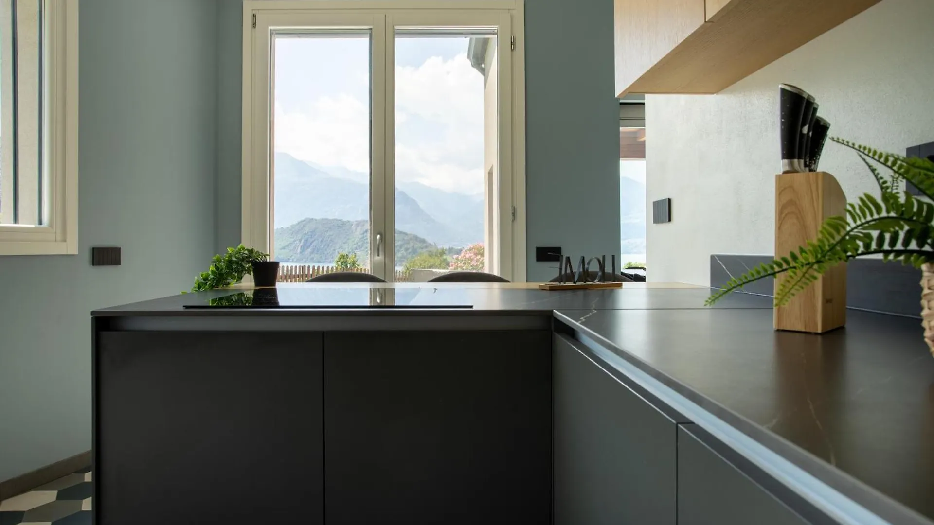 Villa Tivano, Vista Mozzafiato Colico