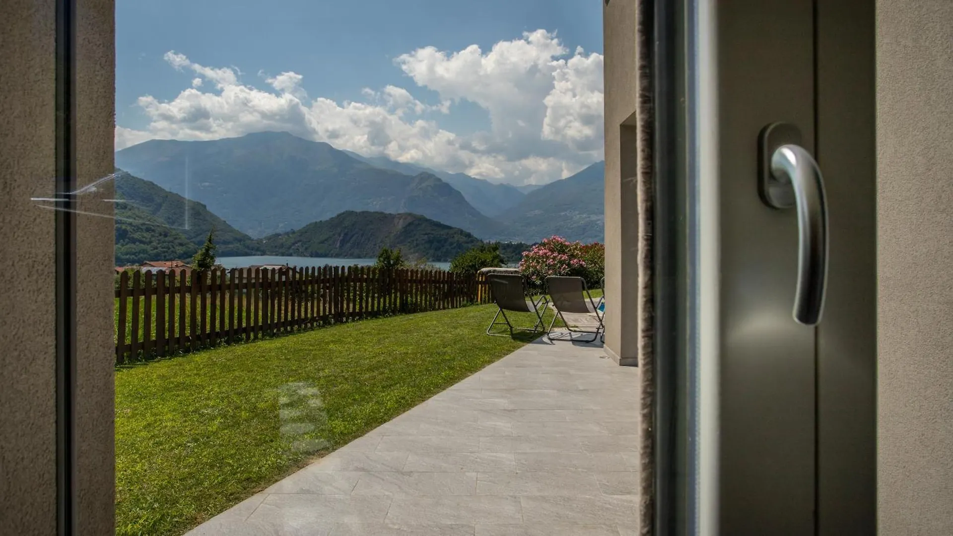 Villa Tivano, Vista Mozzafiato Colico
