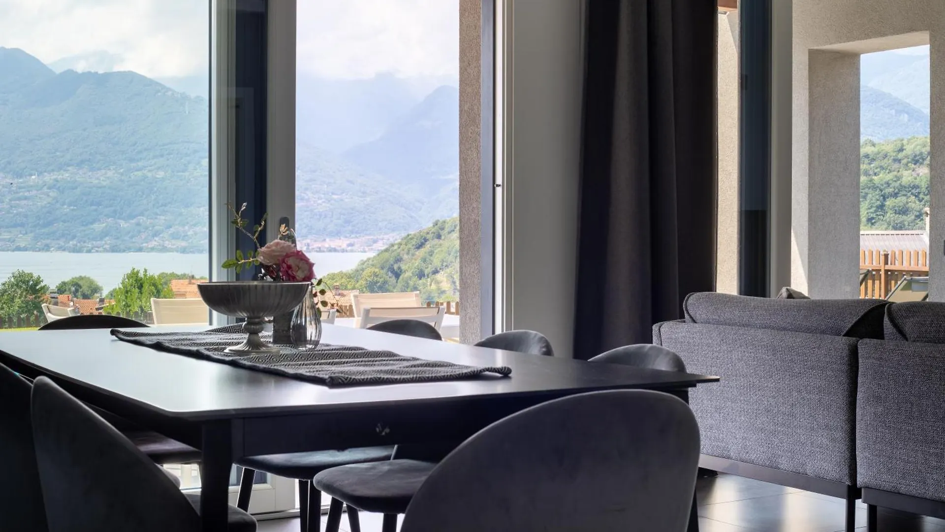 Villa Tivano, Vista Mozzafiato Colico Italia