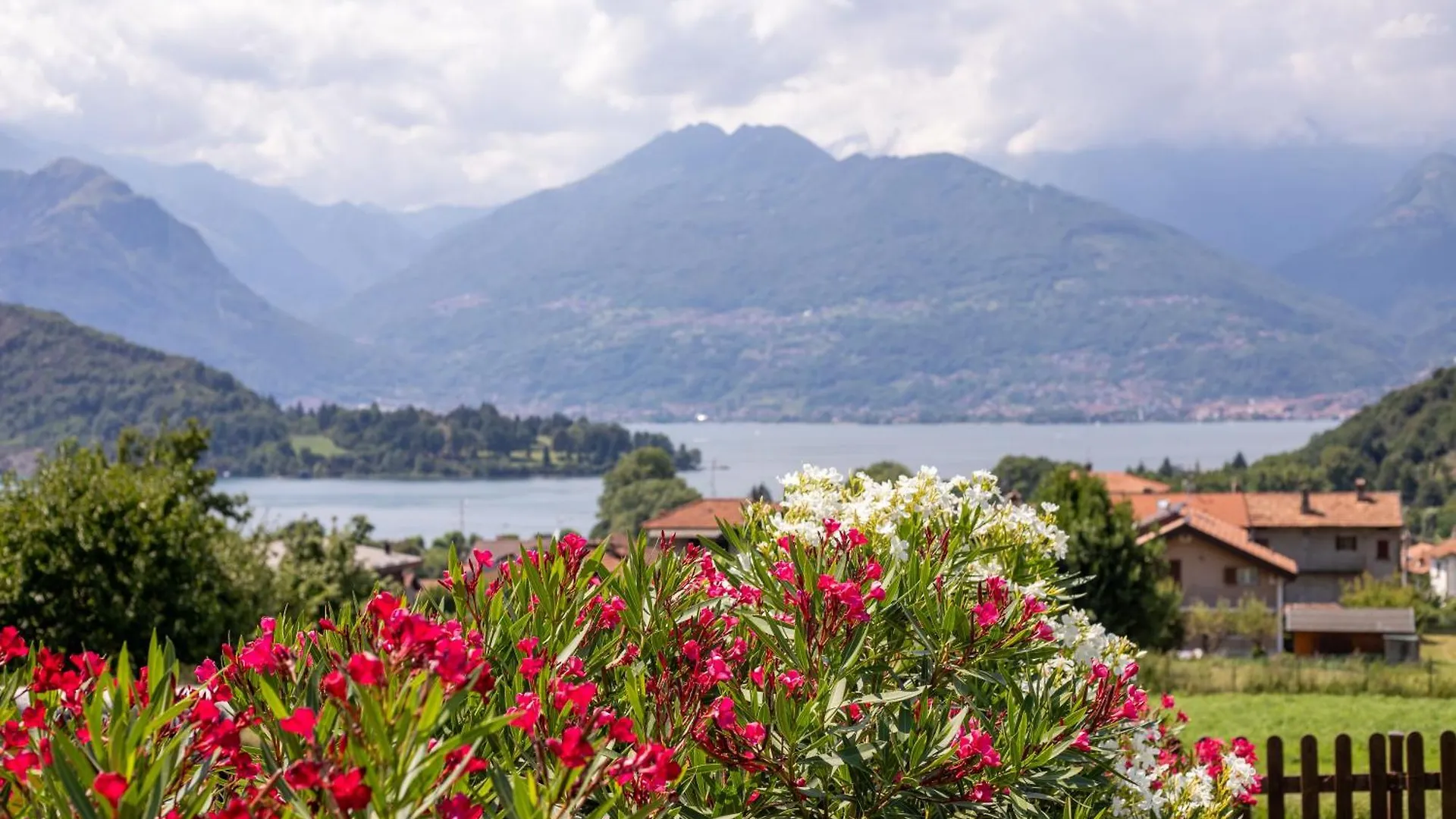 Villa Tivano, Vista Mozzafiato Colico