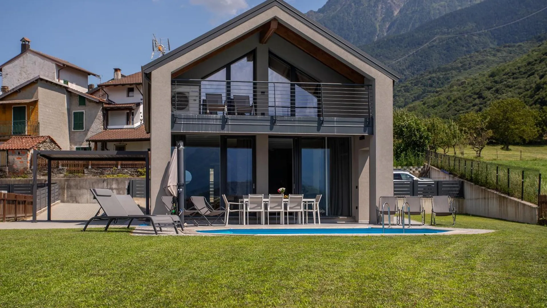 Contactos de Villa Tivano, Vista Mozzafiato
